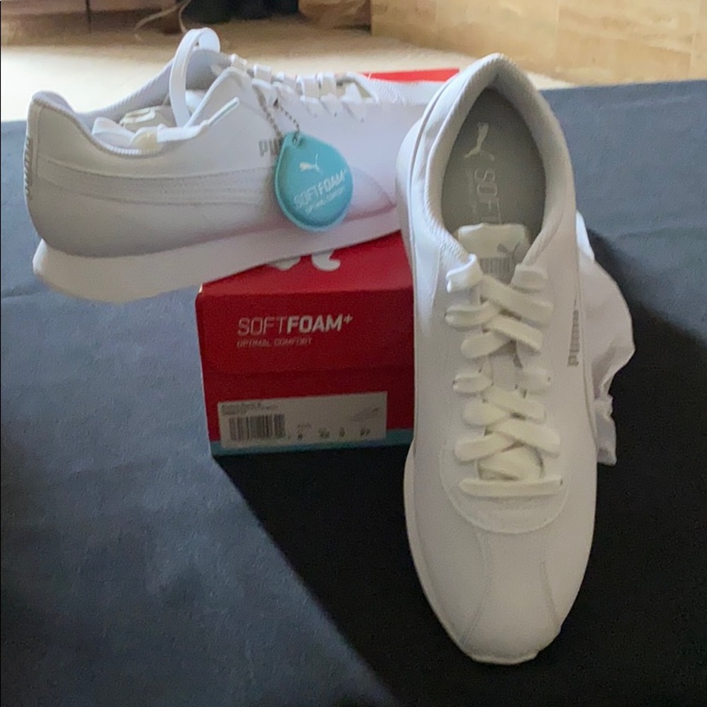 Men’s size 9 Puma white brand new